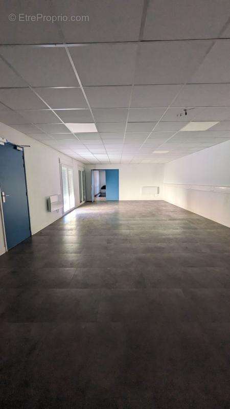 Commerce à DECAZEVILLE