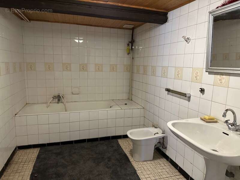 A vendre LA CLUSAZ Chalet de caractère - 237 m² - photo 9