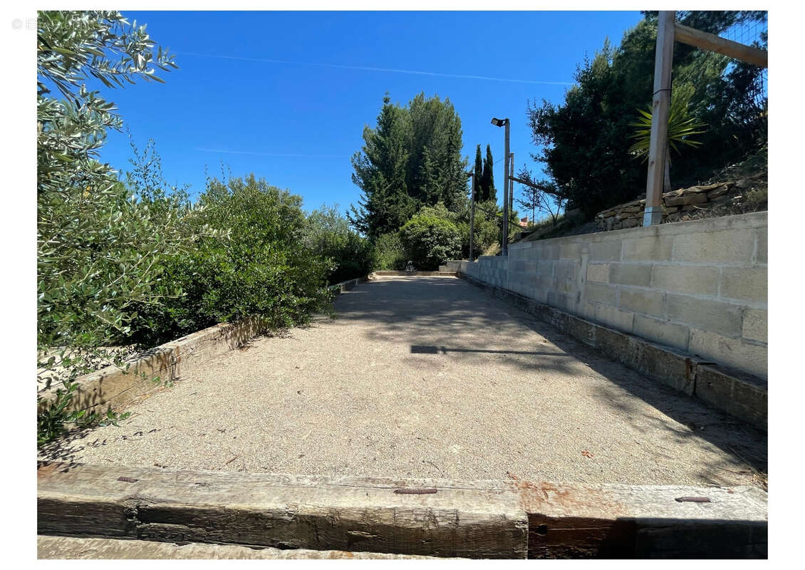 Maison à SAINT-CYR-SUR-MER