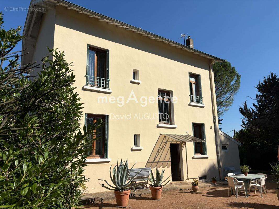 Maison à TASSIN-LA-DEMI-LUNE