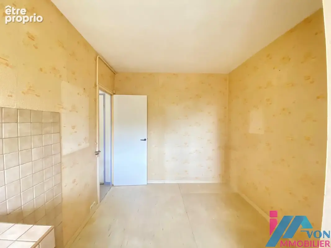 À vendre 125 000 € -  3 pièces 58,59 m2  - dernier étage -  balcon vue dégagée-  parking -   cave -   -  avon - photo 5