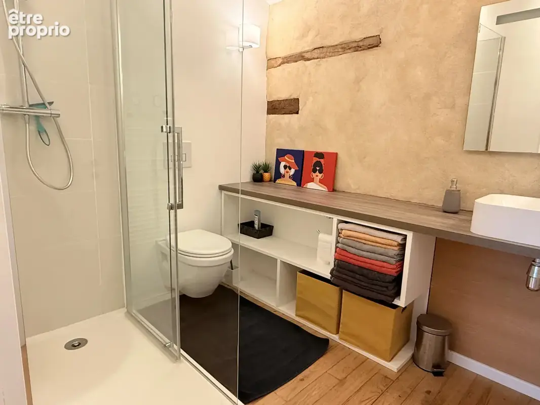 Exceptionnelle maison en pierre rénovée avec quatre chambres et piscine chauffée - photo 13
