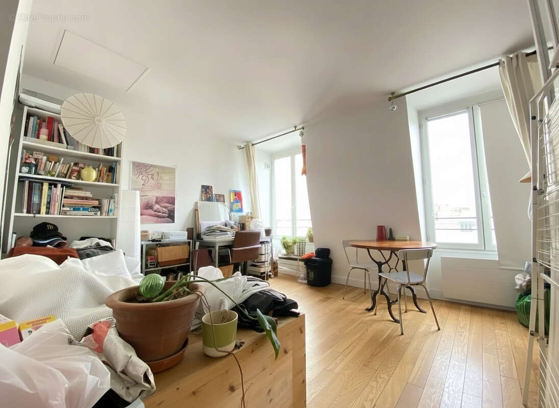 Appartement à PARIS-3E