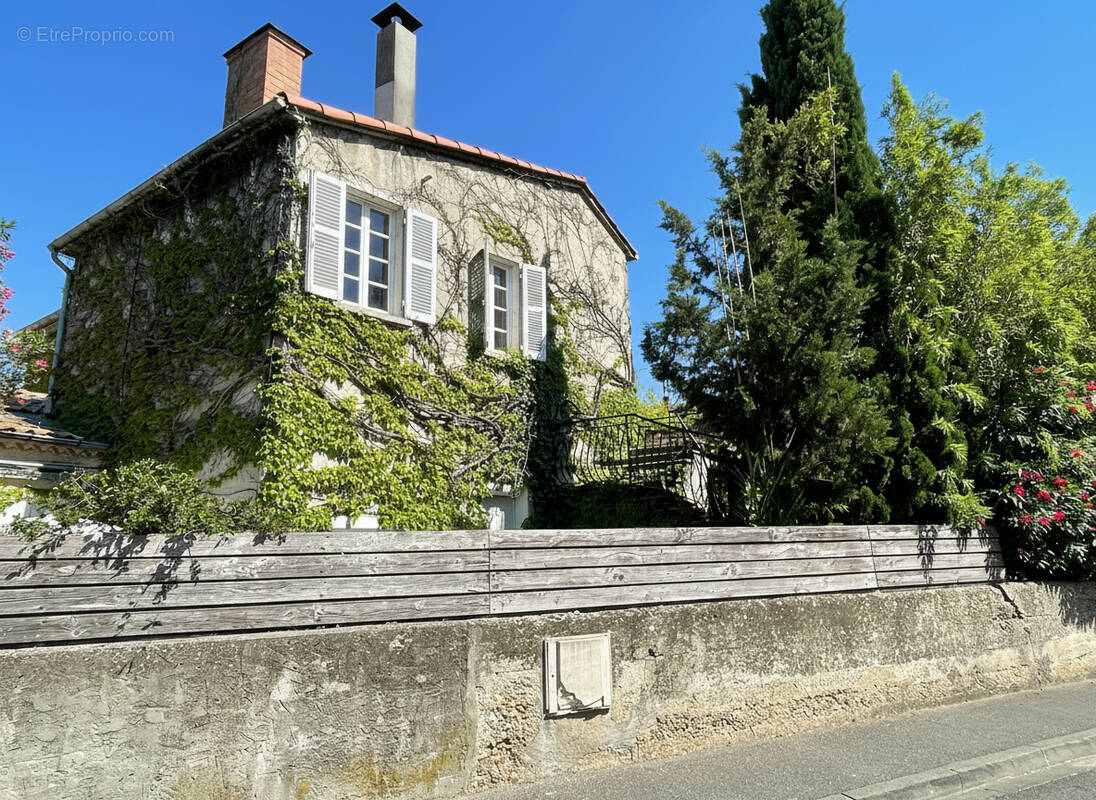 Maison à LE PONTET