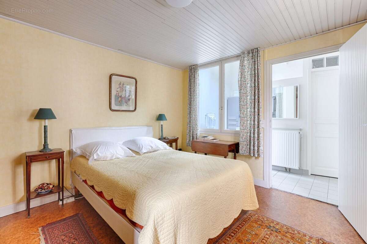 Maison à LA GARENNE-COLOMBES