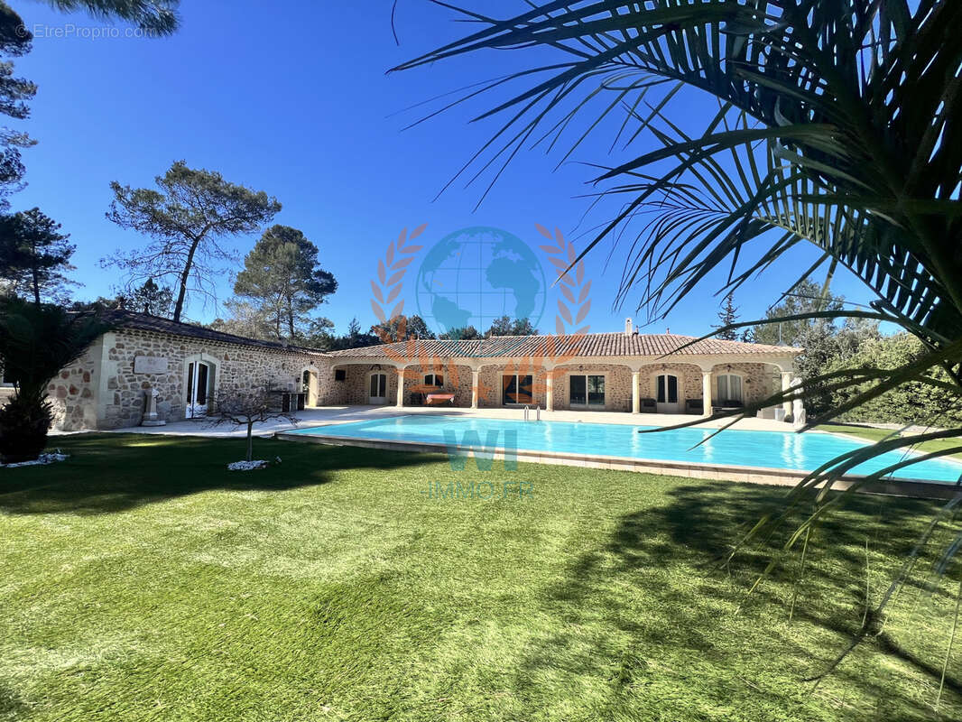 Propriété de charme avec piscine et dépendance - photo 44