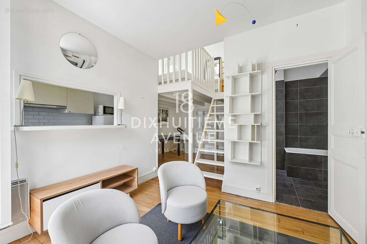 Rue des Sablons, 2ème étage, appartement avec mezzanine et balcon - photo 5