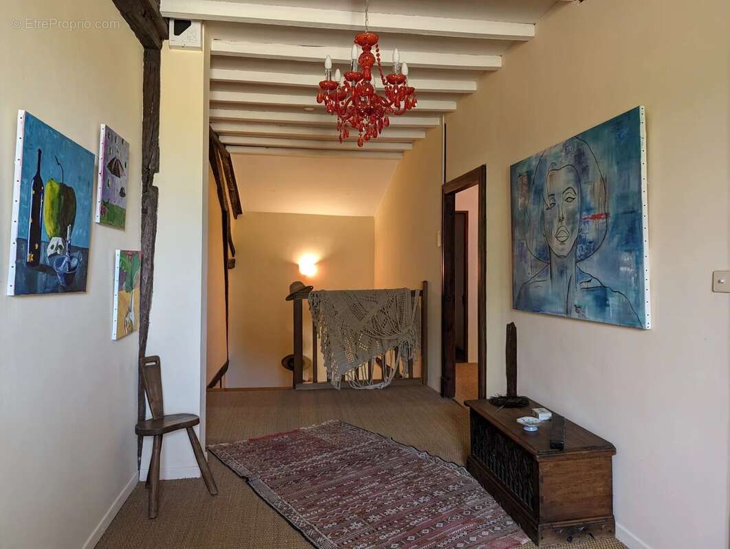 Maison de caractère avec 4 chambres sur 'environ 7318 m². - photo 27