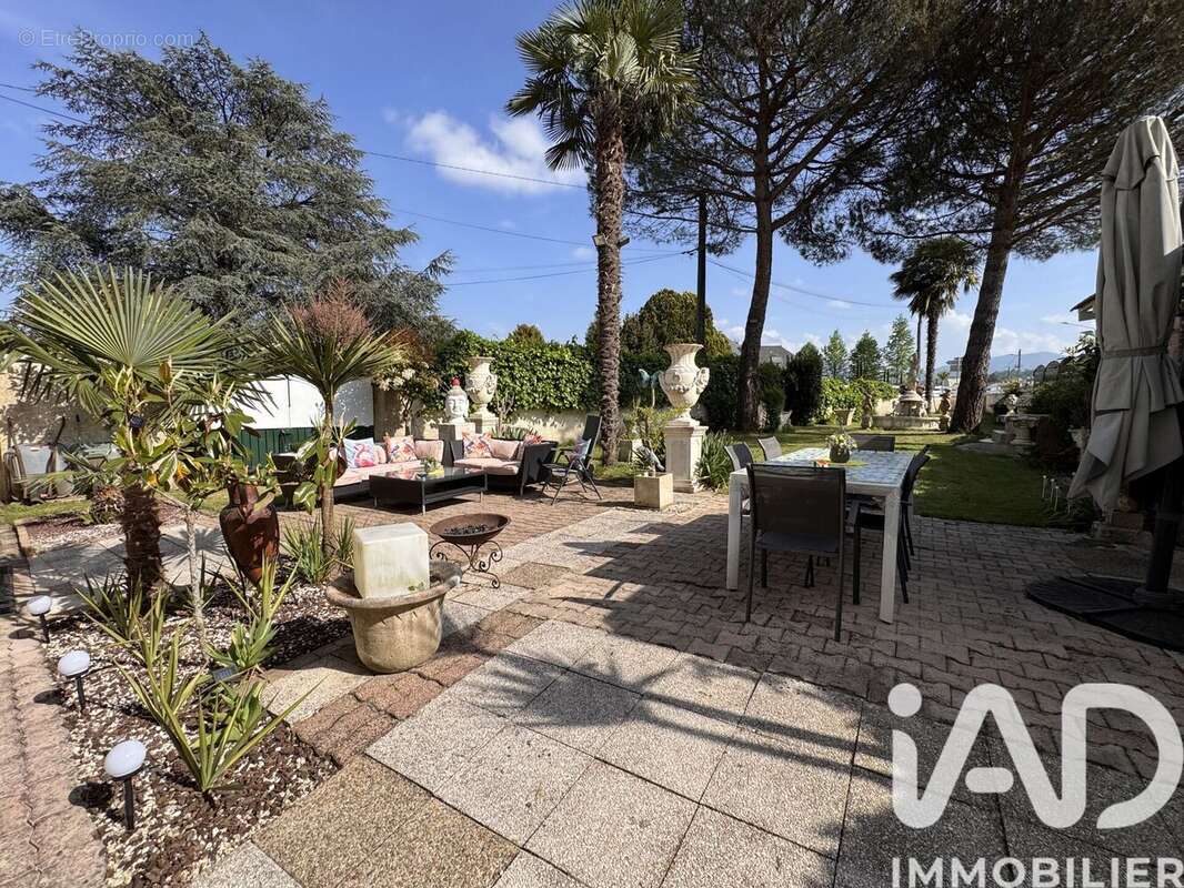 Maison 181 m² à Lamarque-Pontacq  - photo 3
