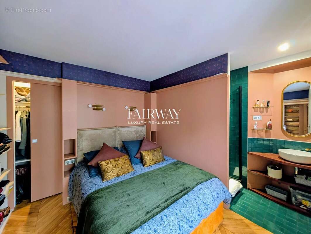 Appartement à PARIS-8E