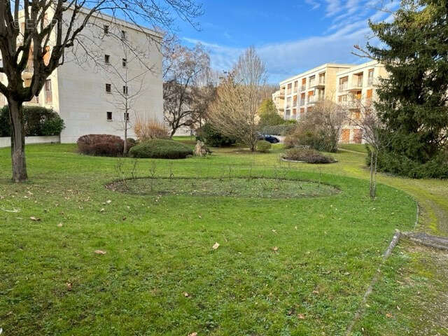 Appartement à BURES-SUR-YVETTE