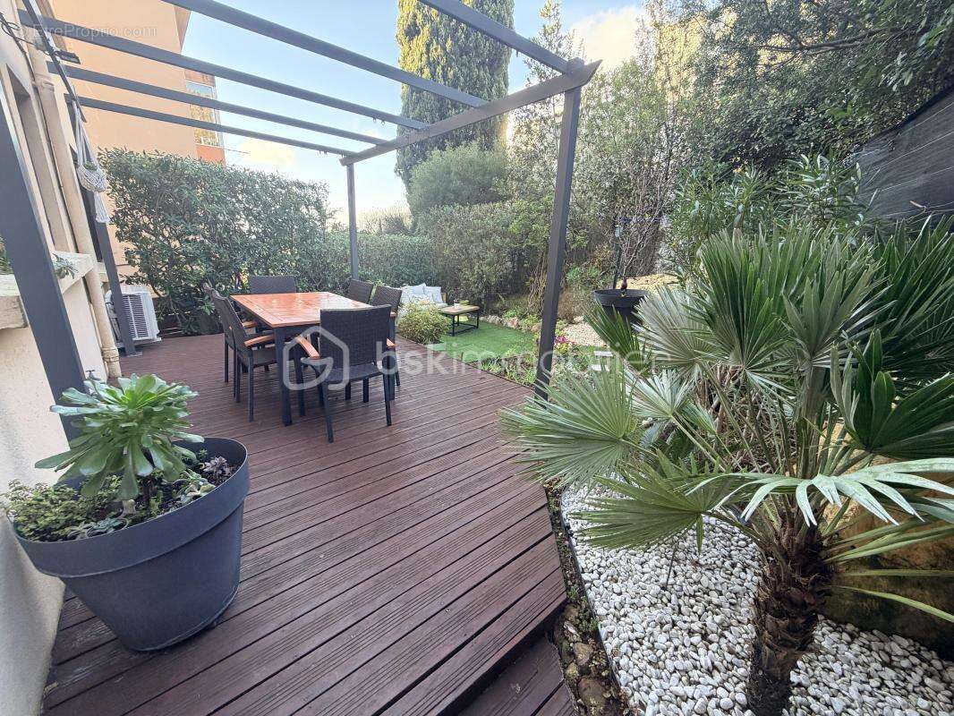 Appartement à SIX-FOURS-LES-PLAGES