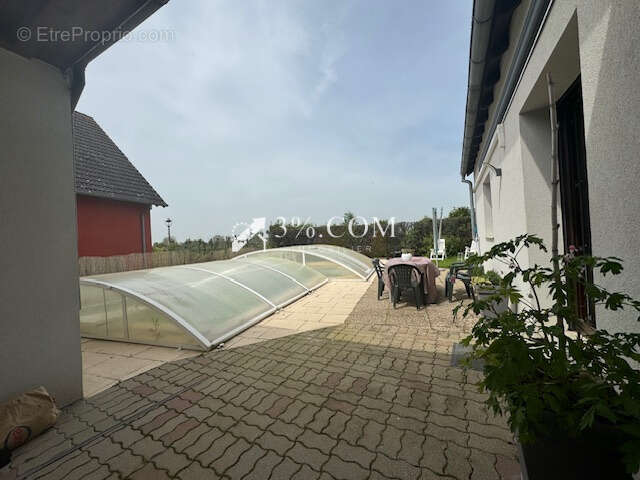 3%COM Belle maison avec 4 chambres- piscine et double garage - photo 11