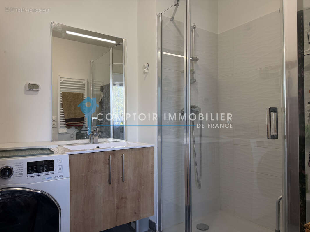 À vendre   Superbe appartement 3 pièces avec grande terrasse, parking couvert et prestations récentes - photo 4
