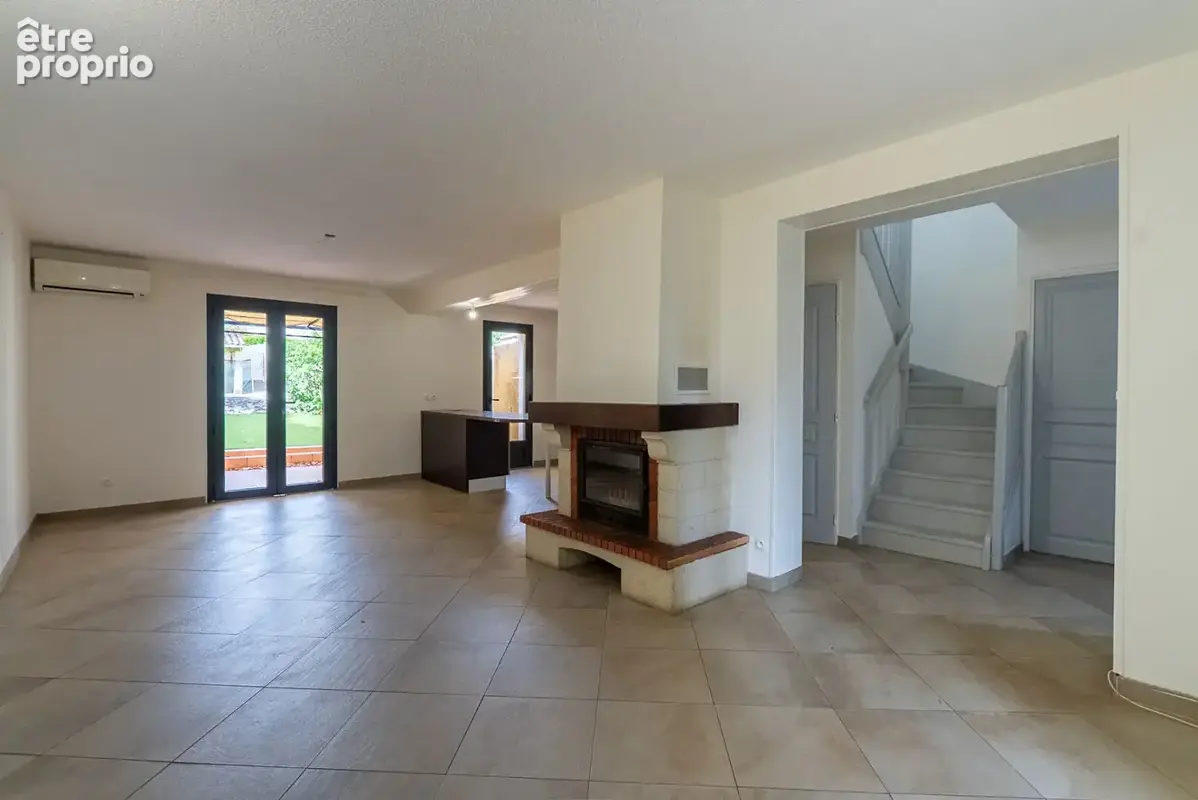 CARCASSONNE - PALAJA Villa T4 166m² (90m² hab.)  avec jardin, piscine, sous-sol, et garage - photo 8