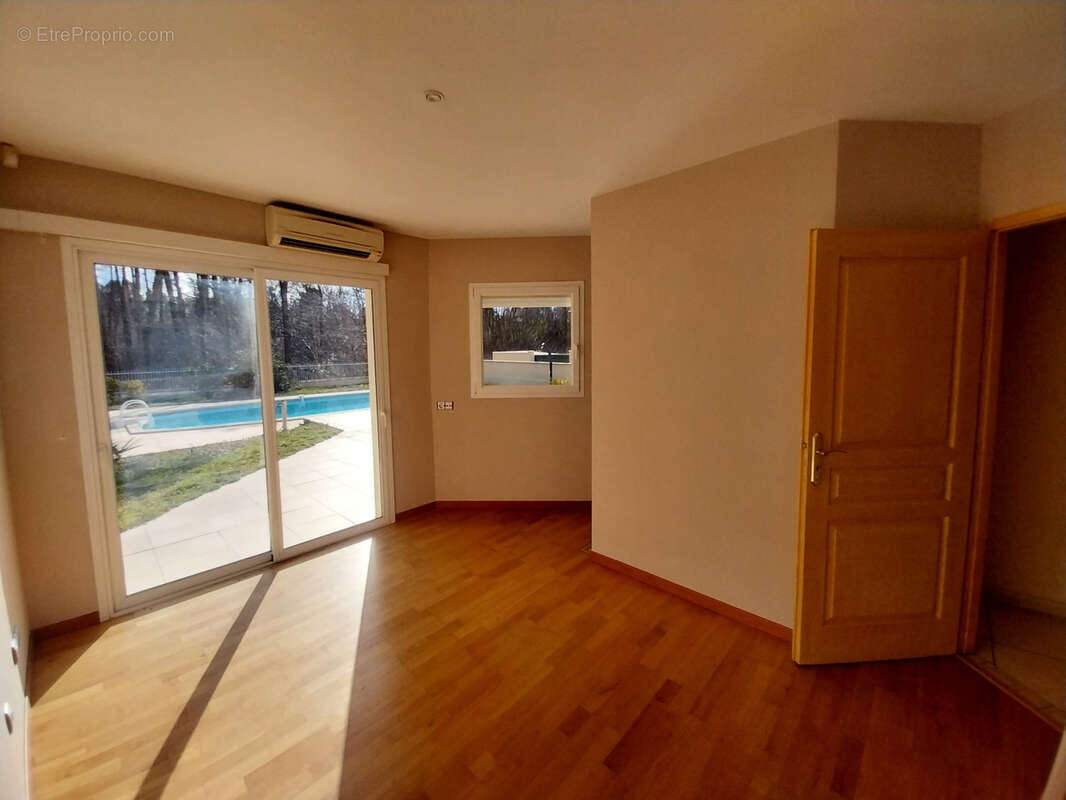 Maison à CASTRES-GIRONDE