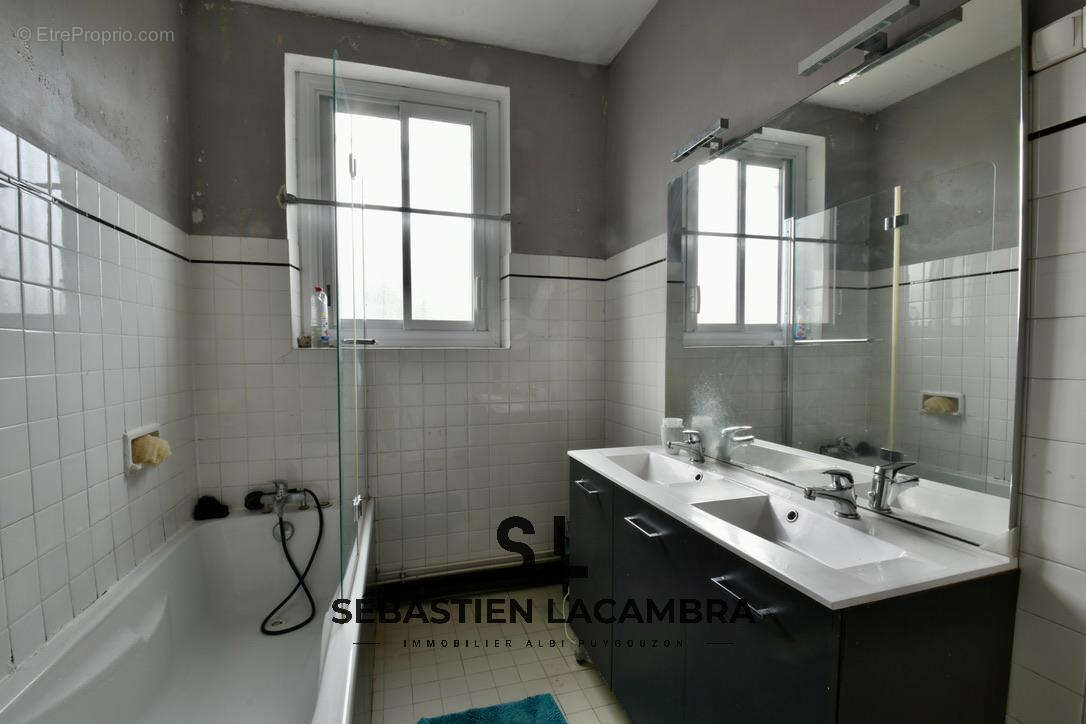 Maison à SAINT-JUERY