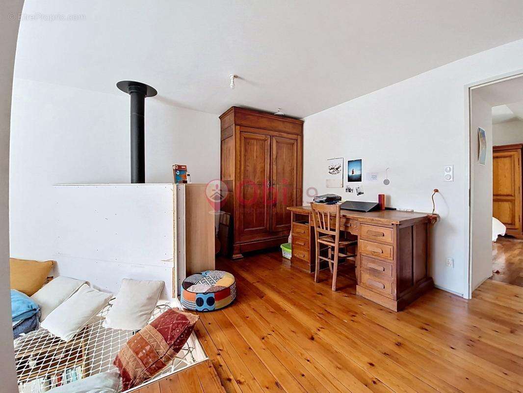 Maison à CAST
