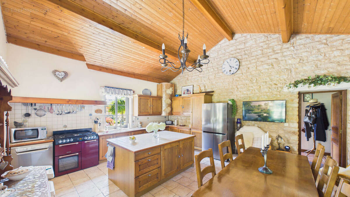 Maison à SAINT-VINCENT-LA-CHATRE