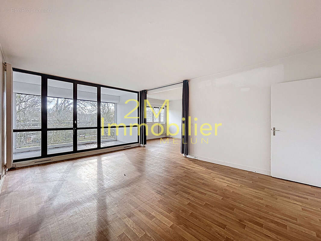 Appartement à VAUX-LE-PENIL