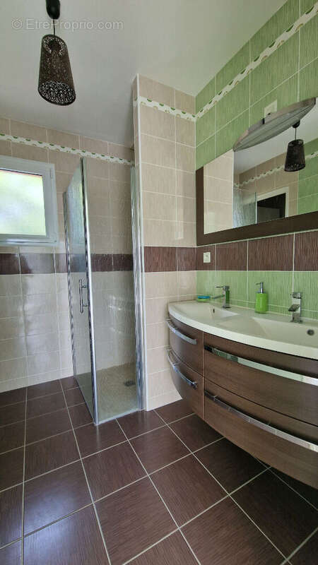 Maison à SAINT-CHARLES-LA-FORET