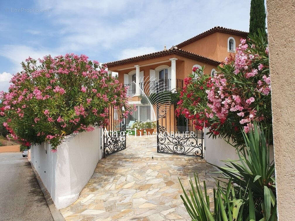 Saint aygulf : villa avec belle vue degagee - photo 16