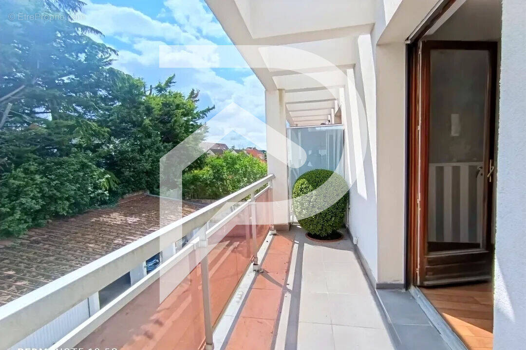 Appartement à OZOIR-LA-FERRIERE