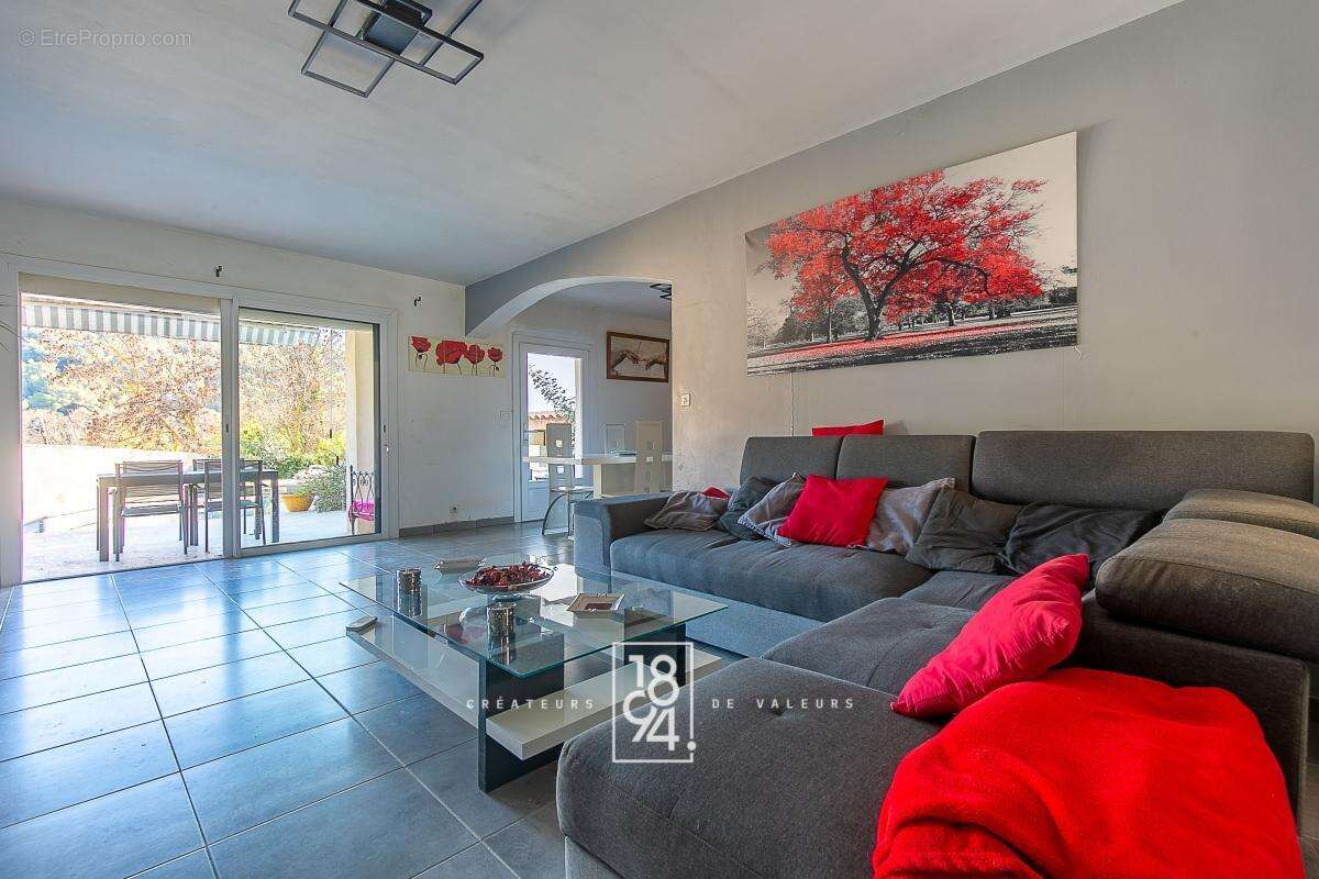 Maison à SAINT-ZACHARIE