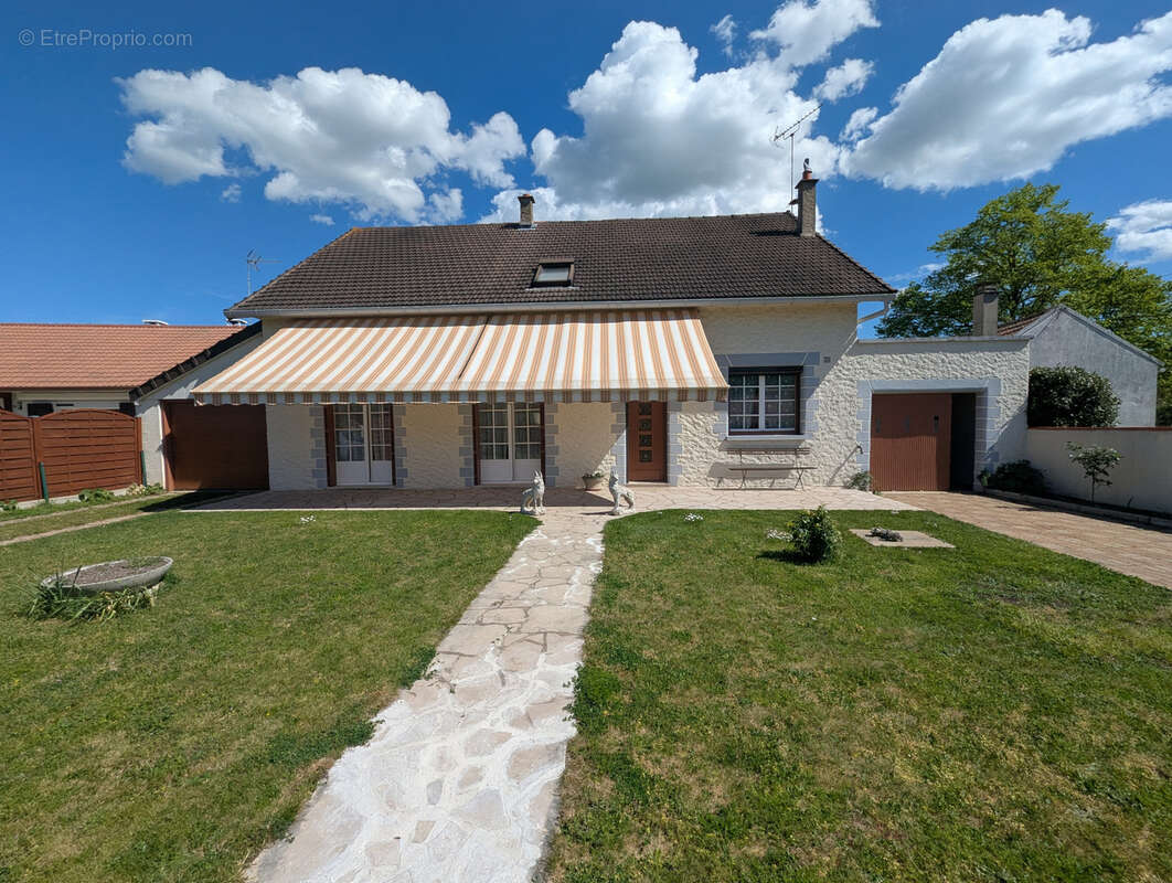 Maison à CHALETTE-SUR-LOING