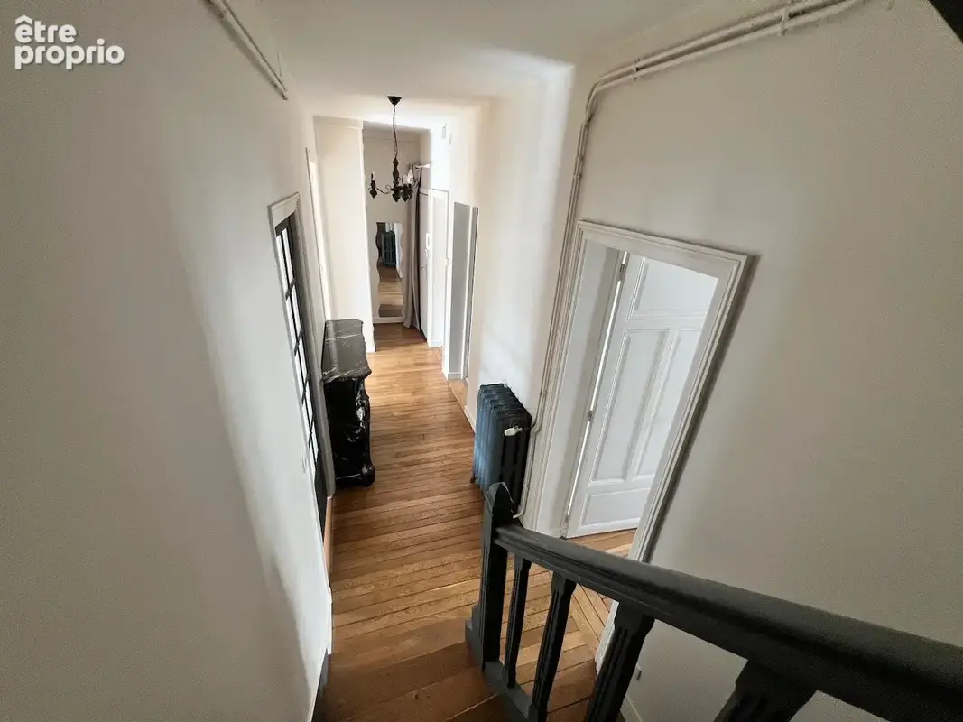 Secteur place du forum - magnifique duplex type 6 pieces de 135m2 + balcon - photo 13