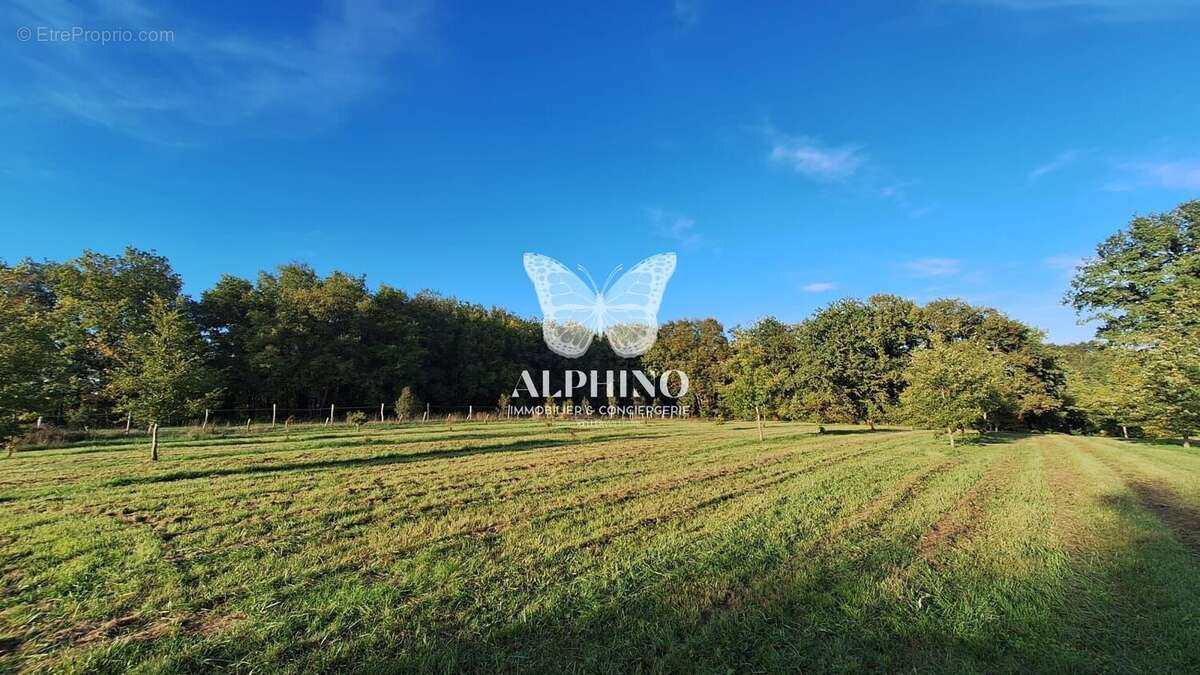 Maison à SAINT-MARTIAL-DE-VALETTE