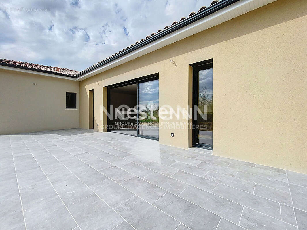 Maison à PREIGNAN
