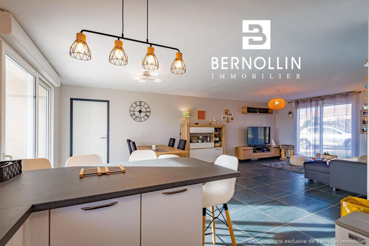 Maison à MONTREVEL-EN-BRESSE