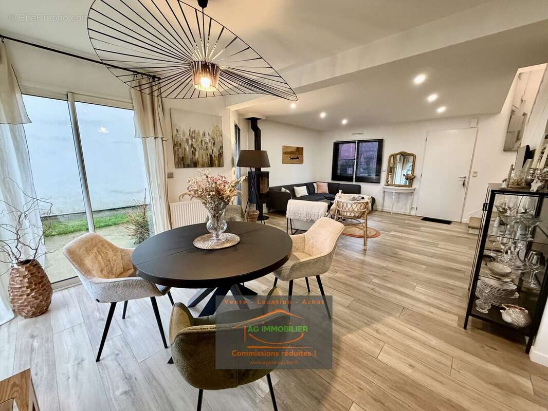 Maison à LA CHAPELLE-DES-FOUGERETZ