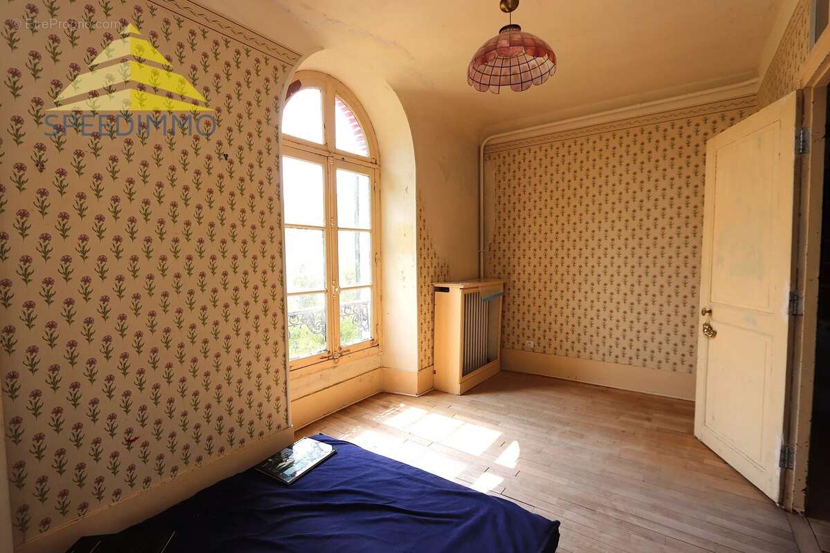 Maison 146 m² à Varennes-Jarcy  - photo 12