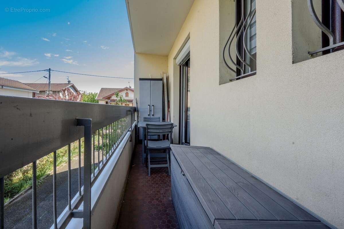 Appartement à SAINT-MARTIN-D'HERES