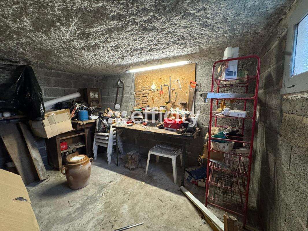 Maison à LA MONNERIE-LE-MONTEL