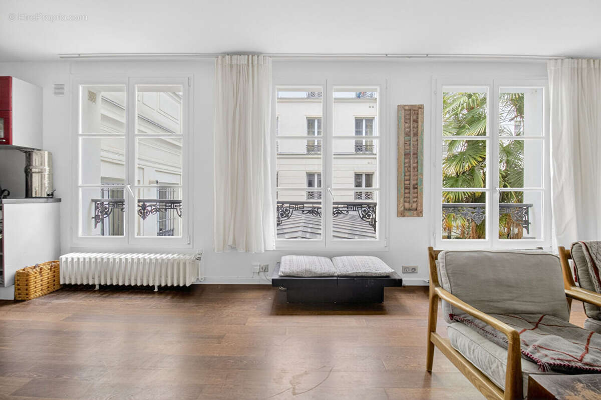 Appartement à PARIS-2E