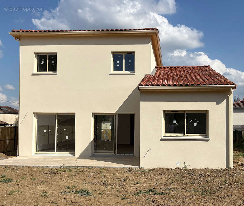 Maison à FROUZINS