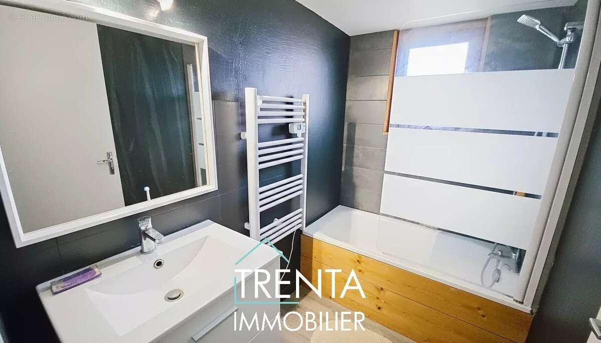 Maison à LES ABRETS