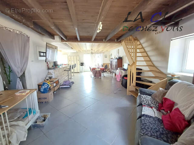 Maison à FAYE-SUR-ARDIN