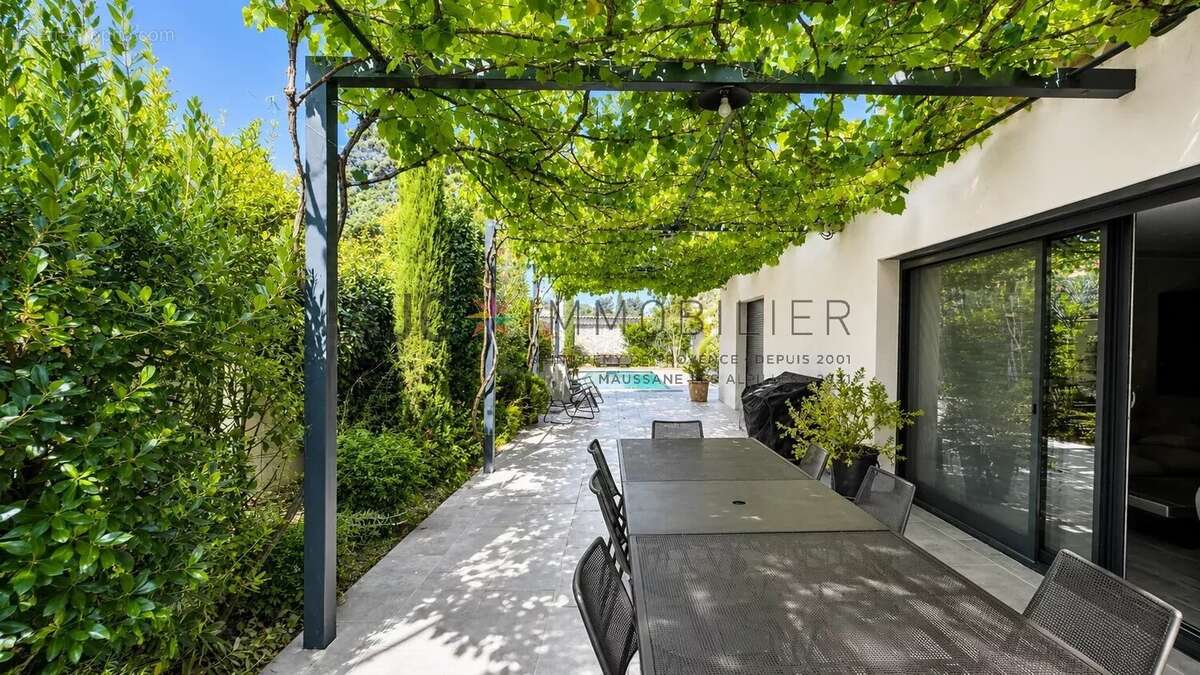 Maison contemporaine saint-remy-de-provence — centre ville a pieds. jardin. piscine - photo 3