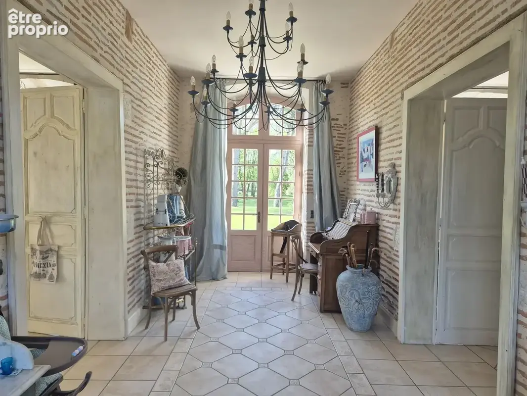 Ensemble immobilier de prestige avec maison bourgeoise, dépendances, piscine et lac – Entre Agen et Nérac, Lot-et-Garonne - photo 5