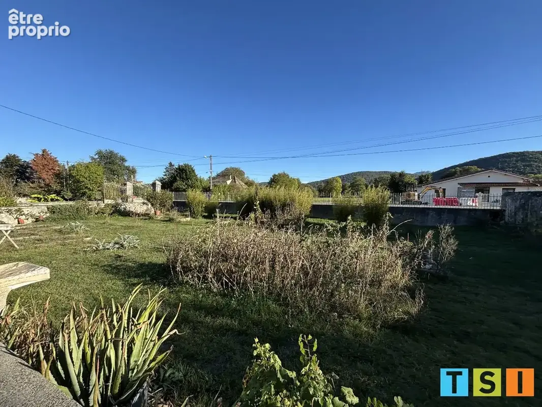 Ancien corps de ferme rénové avec deux habitations et fort potentiel - photo 3