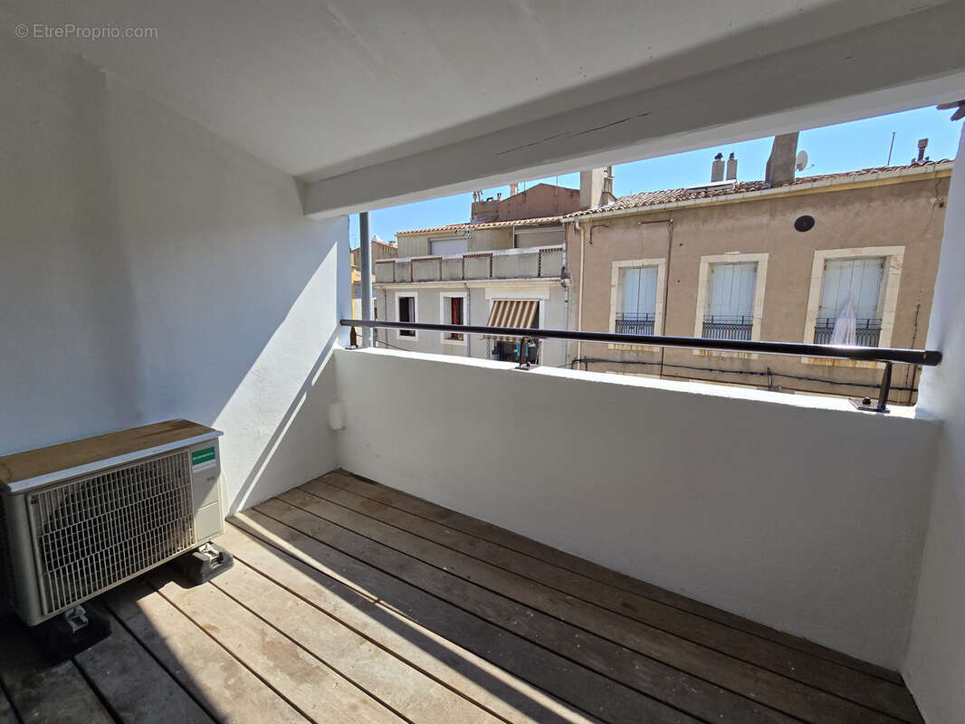 Quartier Haut à Sète, maison de ville avec garage et terrasse, - photo 4