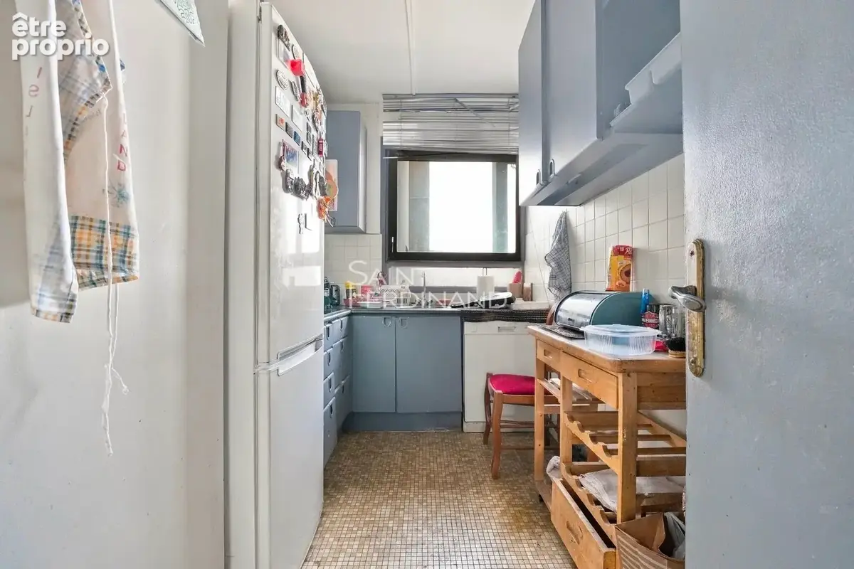 Paris 20ème Pelleport. Rue du Surmelin. 4 pièces 3 chambres Balcon et Parking inclus. Rare. - photo 3