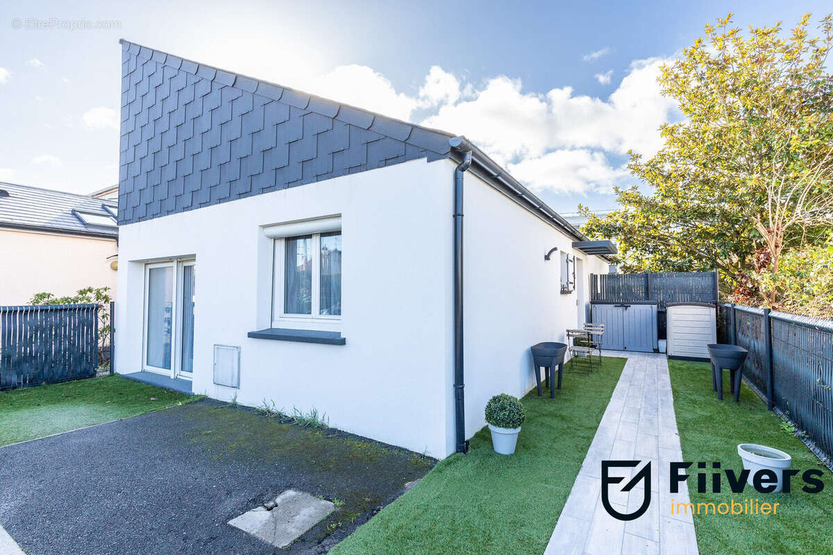 Maison à SAINTE-GENEVIEVE-DES-BOIS