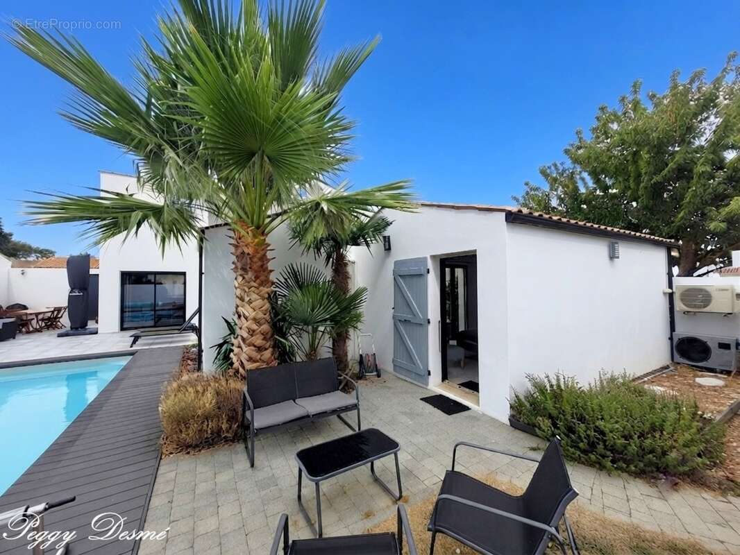 Maison à vendre 6 pièces VILLEDOUX (17) - Elégance et Confort aux portes de La Rochelle - 6 pièces - Piscine - photo 3