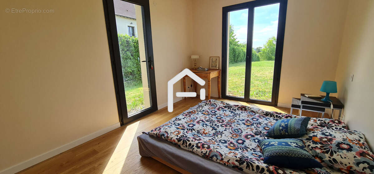 Maison à OBJAT