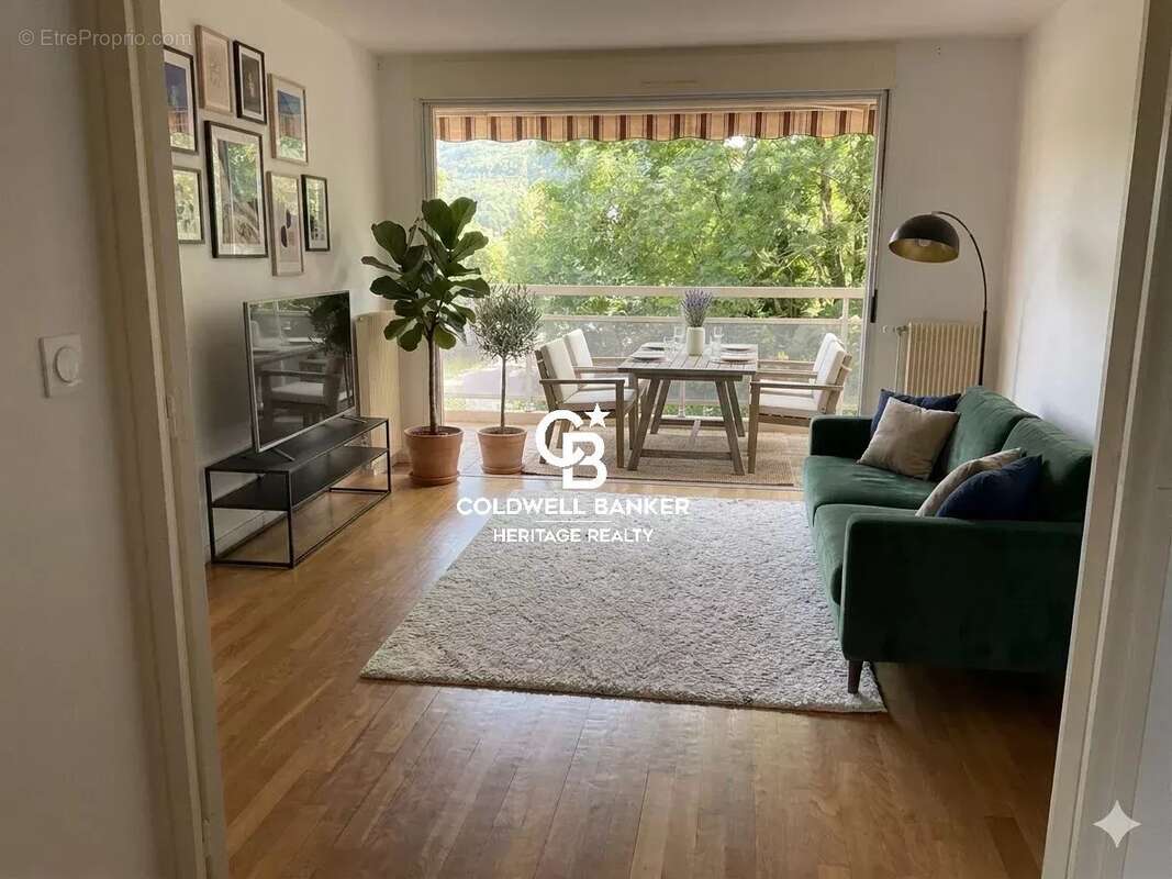 Appartement à FONTAINES-SUR-SAONE